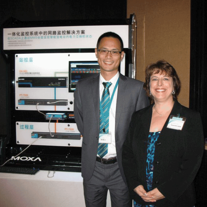 Moxa's Dennis Lin and AW's Renee Bassett
