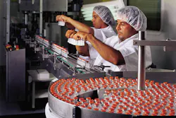 Visual inspection of insulin vials at the Brazilian site in Montes Claros, Novo Nordisk. Source: Novo Nordisk. Visual inspection of insulin vials at the Brazilian site in Montes Claros, Novo Nordisk. Source: Novo Nordisk.