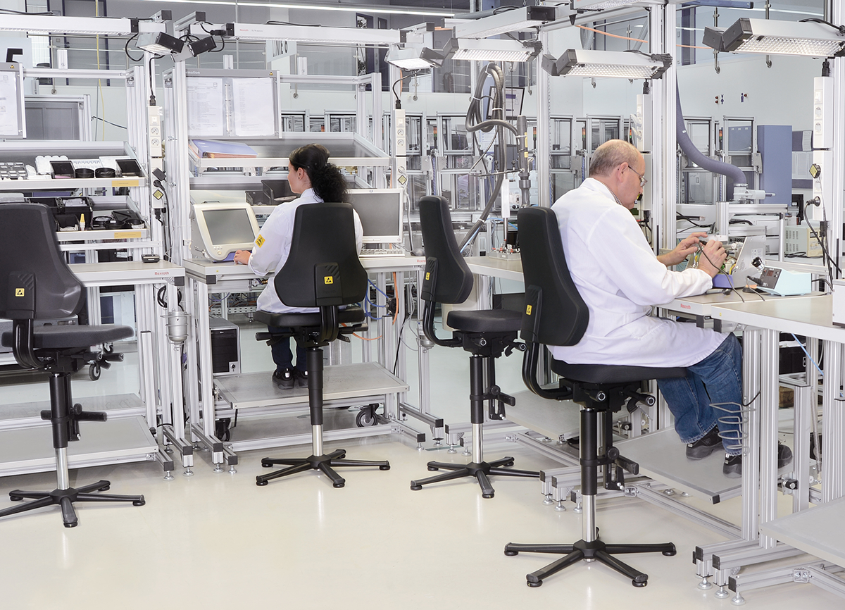 Understanding the importance of ergonomics, Bosch Rexroth has developed customizable workstation components, including swivel wo