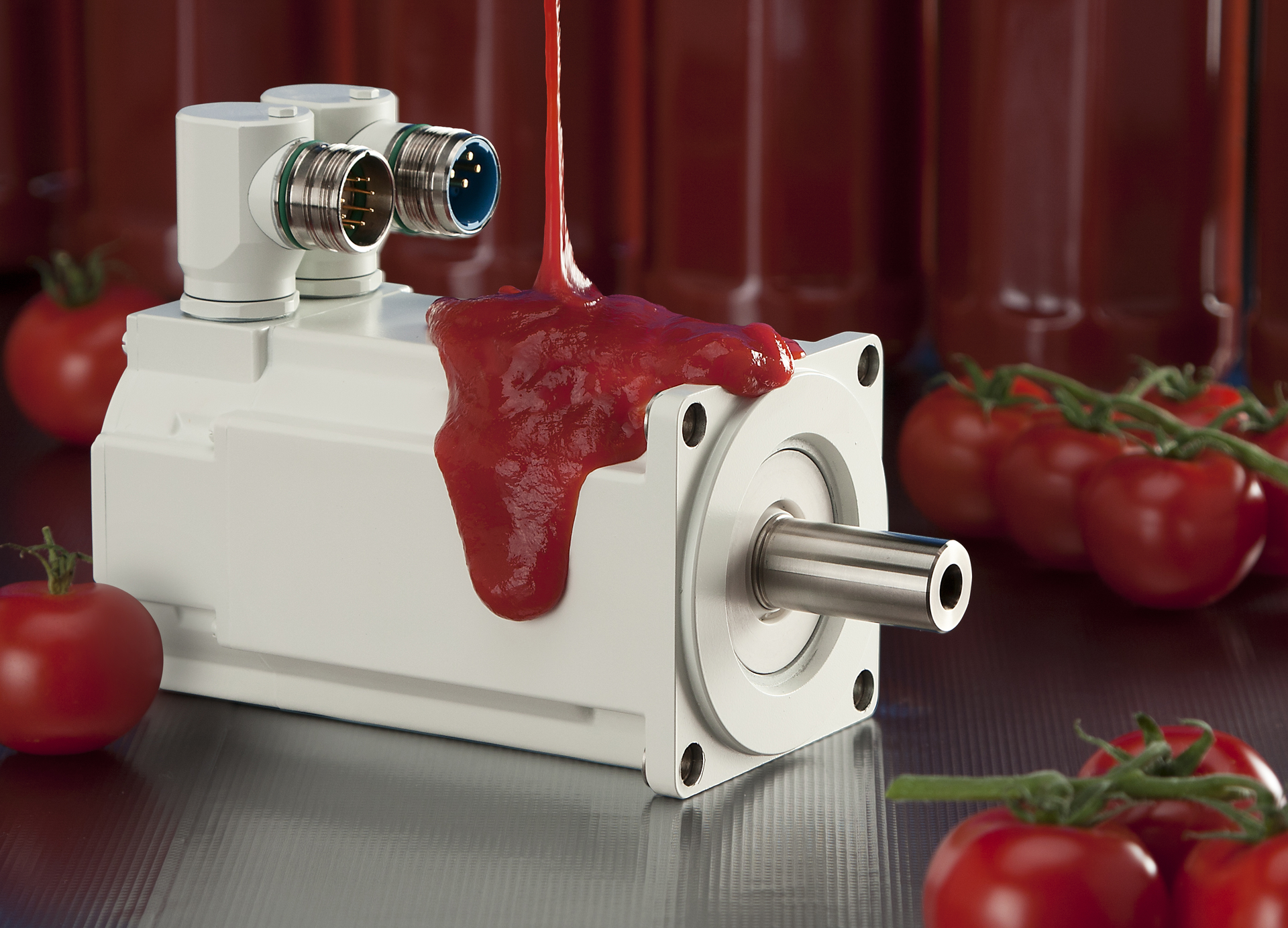 Compact servo drive system