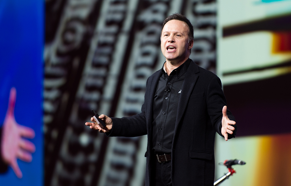 At SolidWorks World 2019, Gian Paolo Bassi, CEO of SolidWorks for Dassault Syst&egrave;mes, introduces 3DExperience.Works. Photo courte