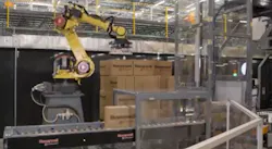 The Alvey890i palletizer singulates cases onto a conveyor where they’re fed into a servo-driven vertical lift The Alvey890i palletizer singulates cases onto a conveyor where they’re fed into a servo-driven vertical lift