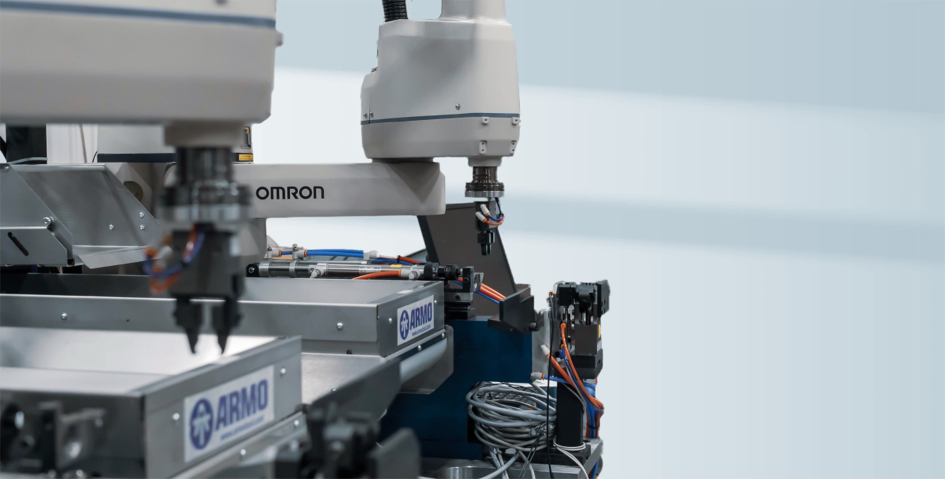 Flexible feeding system using vision, motion, and robotics technologies developed by Armo Tool in conjunction with Omron Automation and Taylor Fluid Systems.