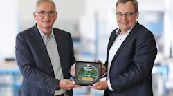 Schneider Electric presented Neugart with this year's 'Schneider Electric Supplier Award' in the 'Quality' category. The two Managing Directors, Bernd Neugart (right) and Thomas Herr, accepted the award at a virtual event. (Source: Neugart GmbH)