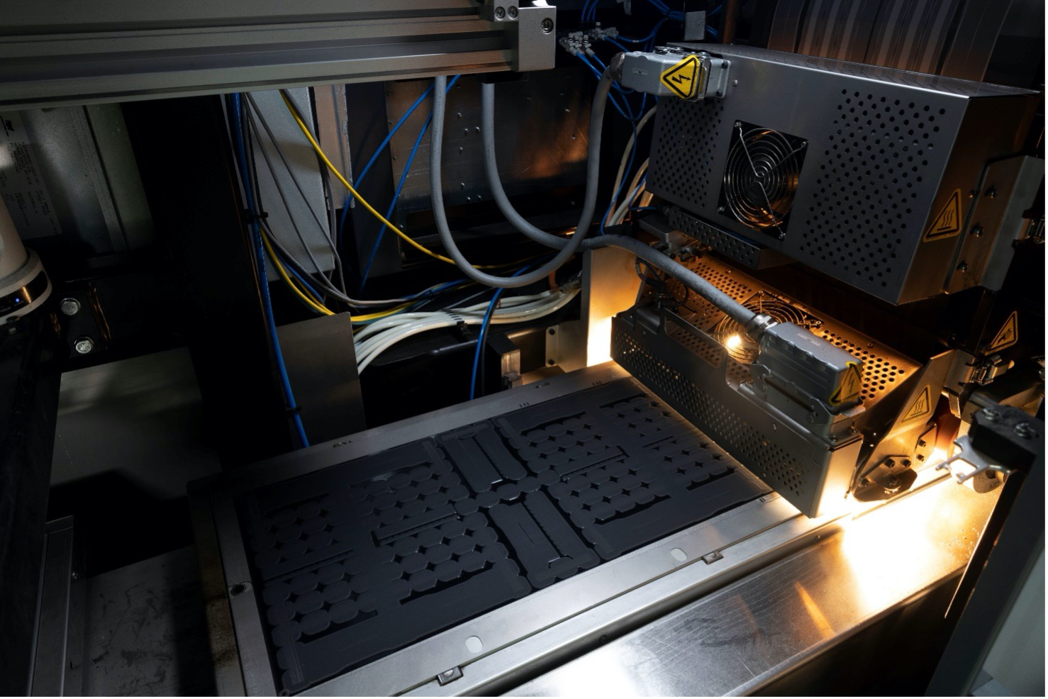 Evolve's B&R-controlled process fuses 2D-printed layers into solid 3D parts &ndash; combining the flexi-bility of additive technology with the material quality and production volume of injection molding.