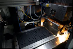 Evolve's B&R-controlled process fuses 2D-printed layers into solid 3D parts – combining the flexi-bility of additive technology with the material quality and production volume of injection molding. Evolve's B&R-controlled process fuses 2D-printed layers into solid 3D parts – combining the flexi-bility of additive technology with the material quality and production volume of injection molding.