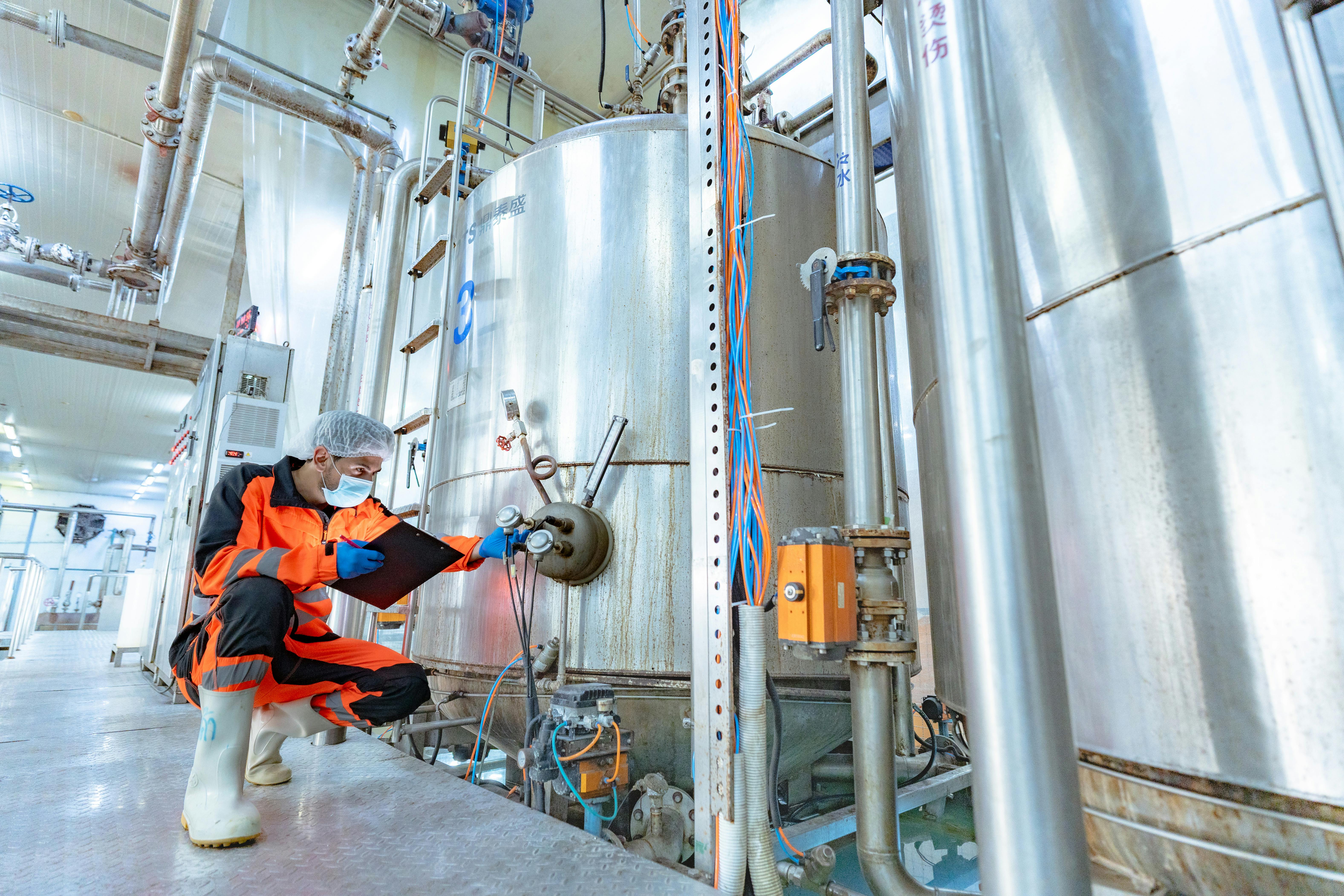 maintenance tech in process facility